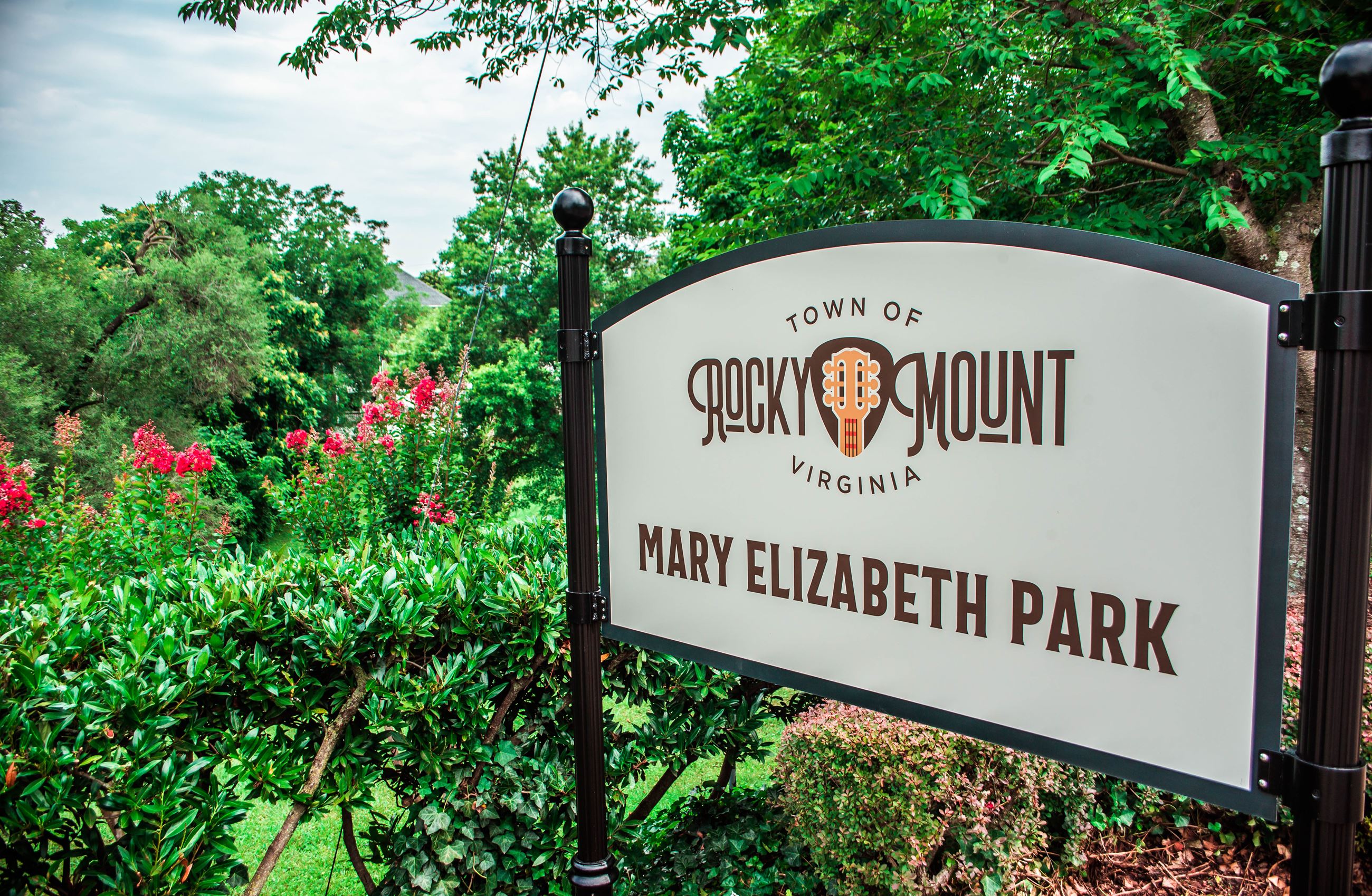 Sign that reads "Mary Elizabeth Park"